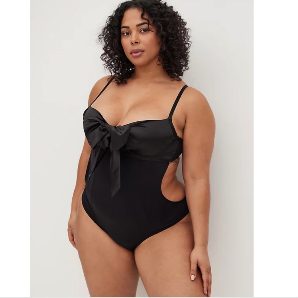 NWT TORRID BOW BODYSUIT - SATIN & LACE BLACK